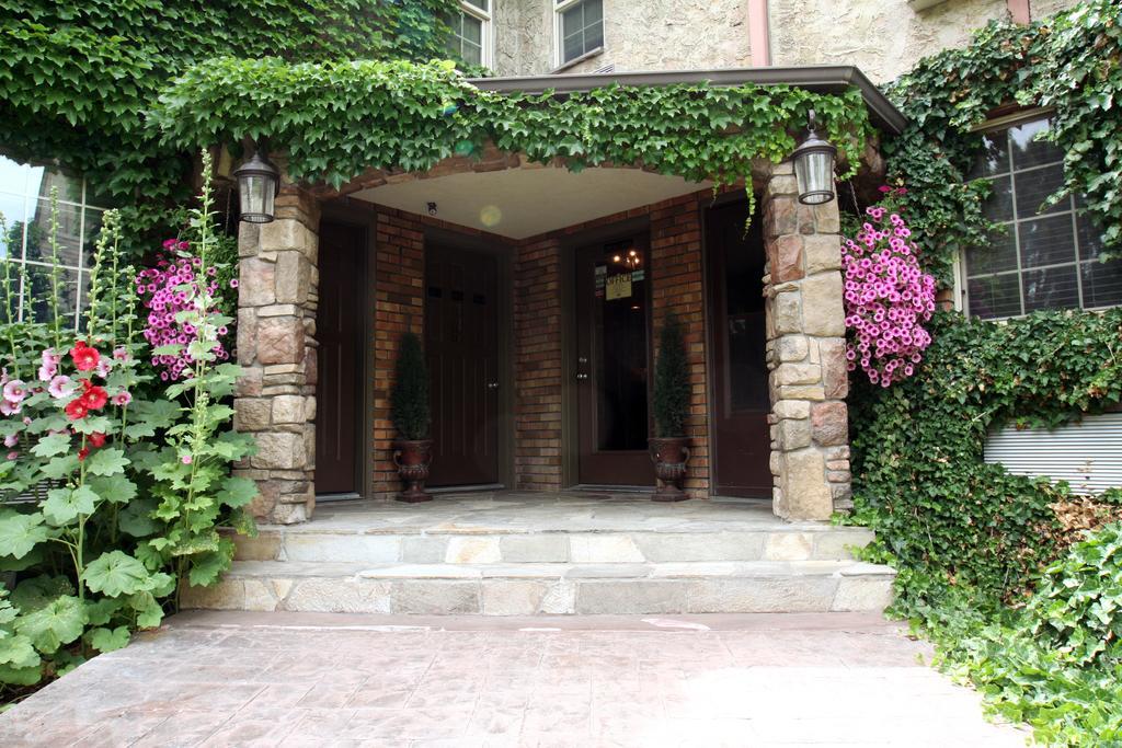 Black Swan Inn Luxurious Theme Rooms Pocatello Exterior foto